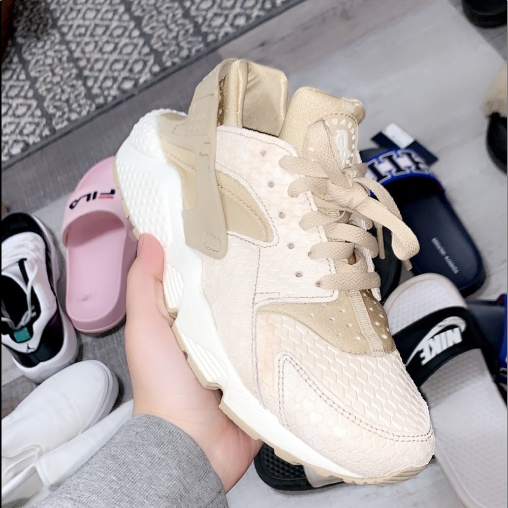 Nike huaraches Beige Snakeskin